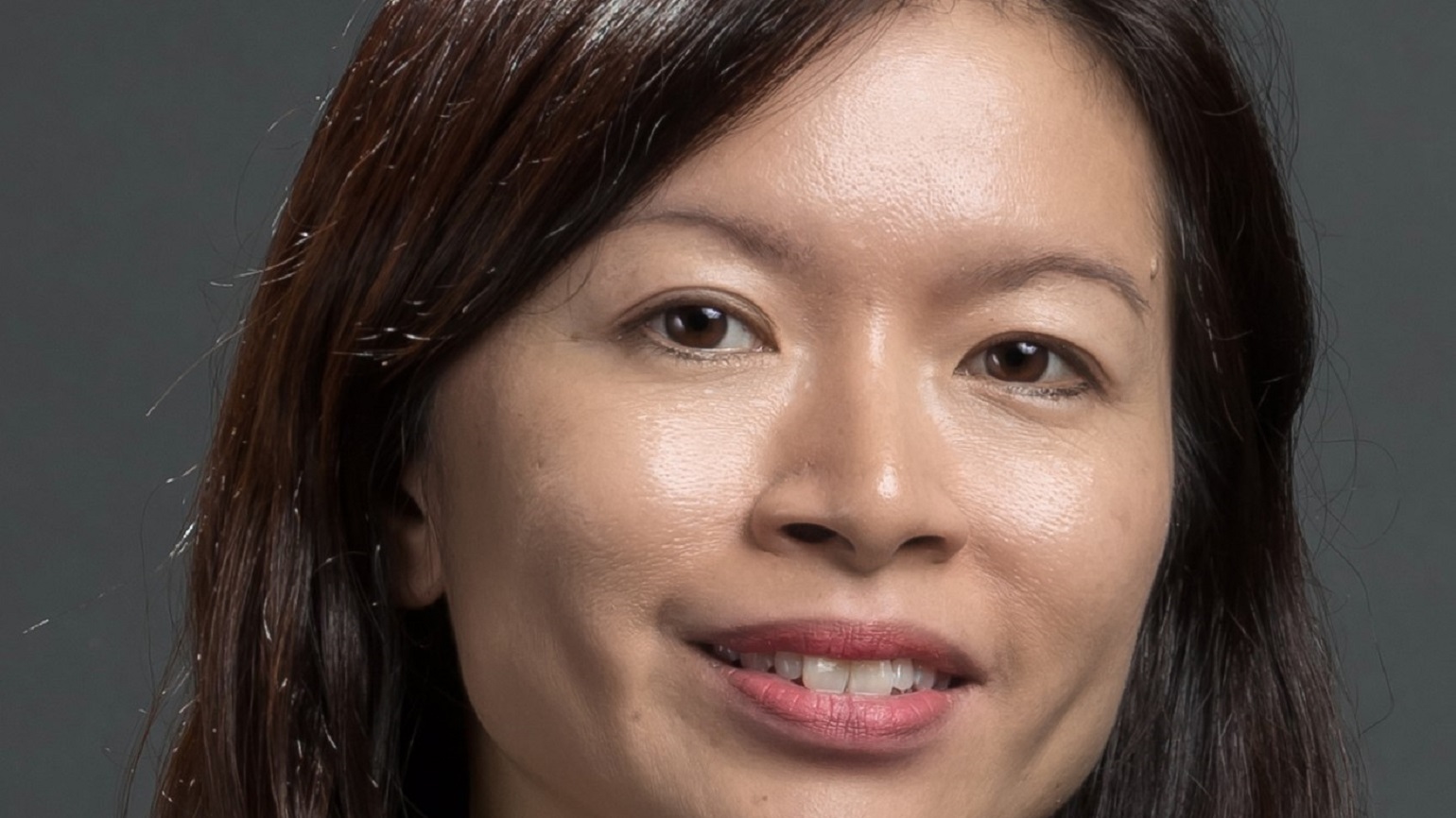 Dr Nipa Rojroongwasinkul